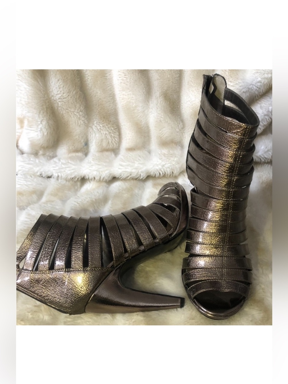 New Nine West Patent Leather Metallic Strappy Heels Ankle Sandals. Size 9.